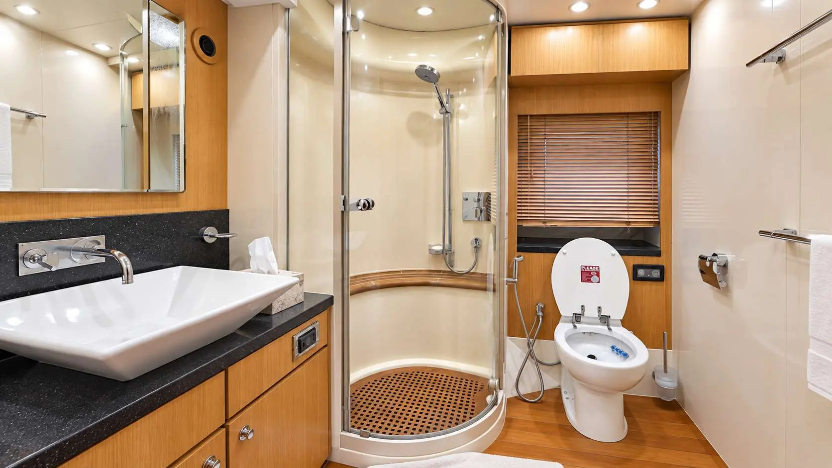 Empress 80 ensuite bathroom with shower