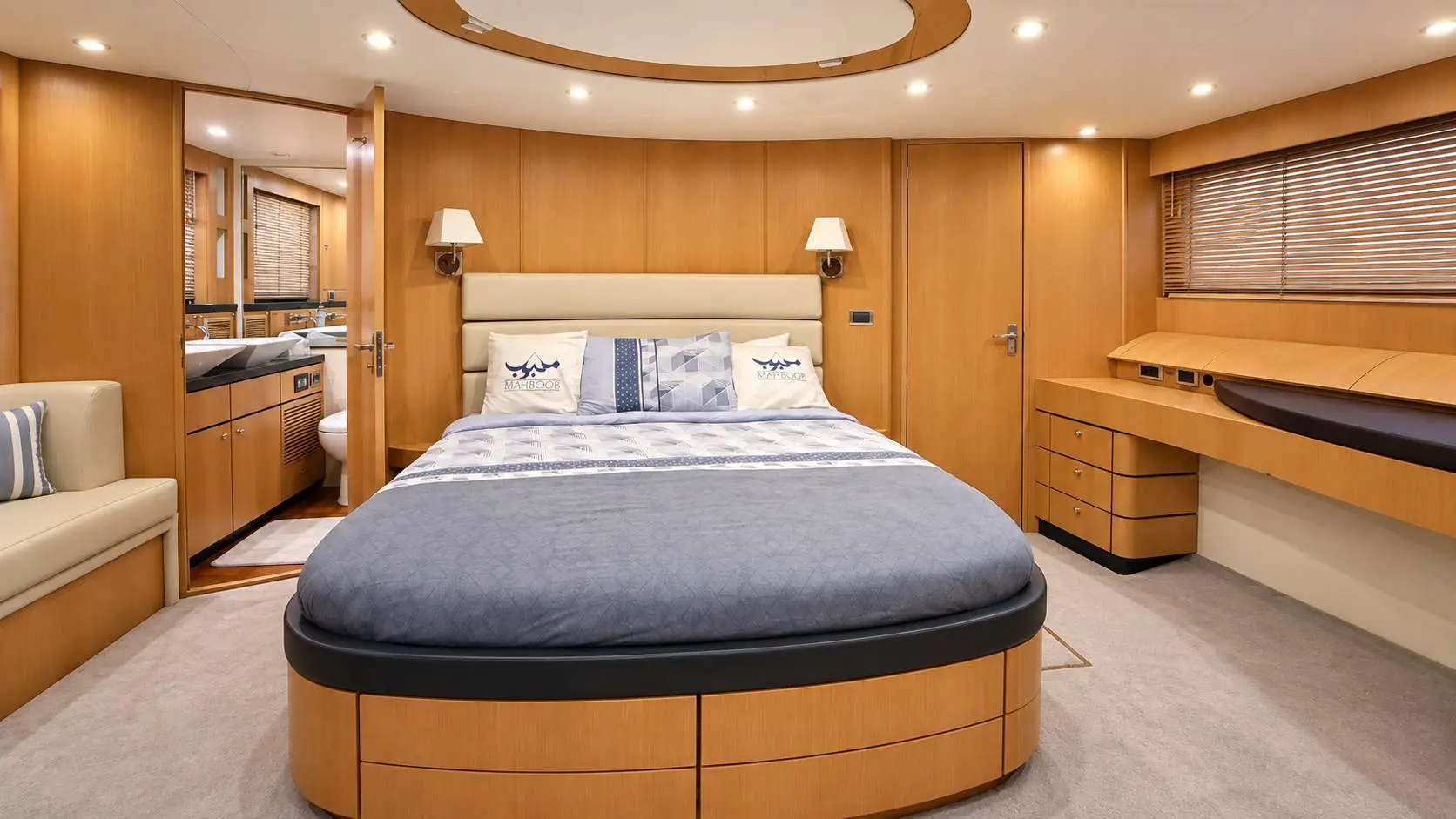 Empress 80 master cabin with double bed, vanity and ensuite