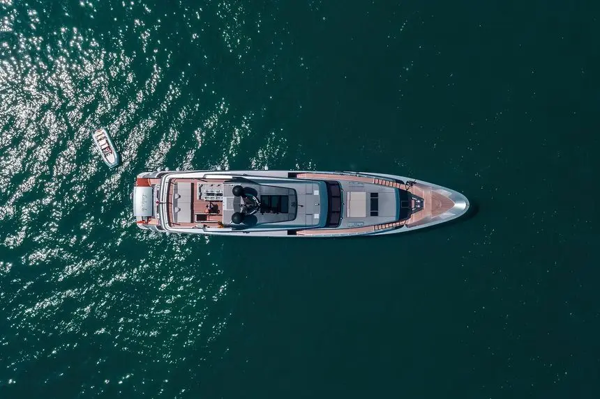 Sanlorenzo 40 Alloy aerial view of her full deck layout