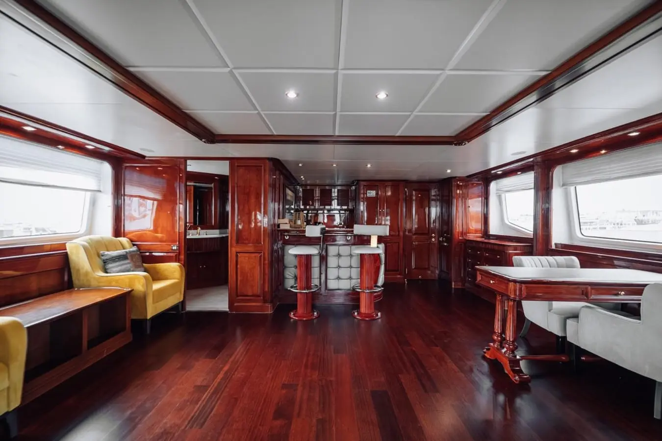 Benetti 30m upper saloon bar and dinette, broker photo