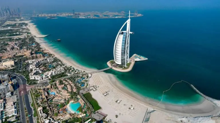 The Luxurious World of Superyachts: A Glimpse into MegaYachts in Dubai