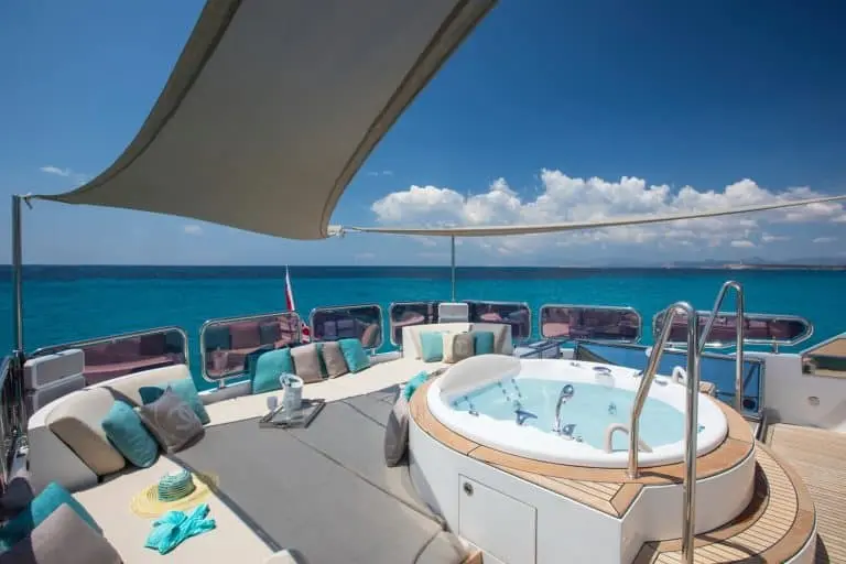Luxury Yacht Rental Dubai Marina: The Epitome of Elegance and Adventure