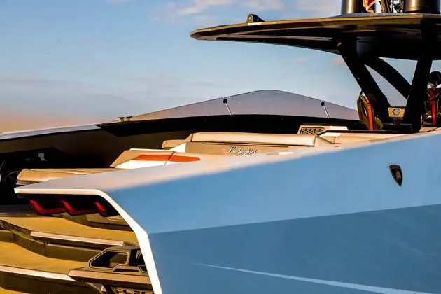 Tecnomar Lamborghini 63 carbon hardtop and stern detail, shipyard photo
