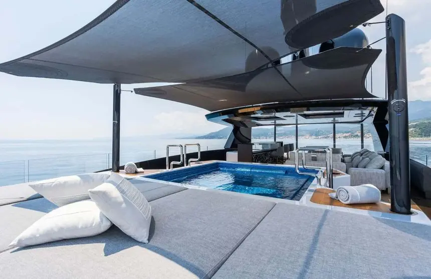 Tankoa S501 flybridge jacuzzi and sunpads, shipyard photo