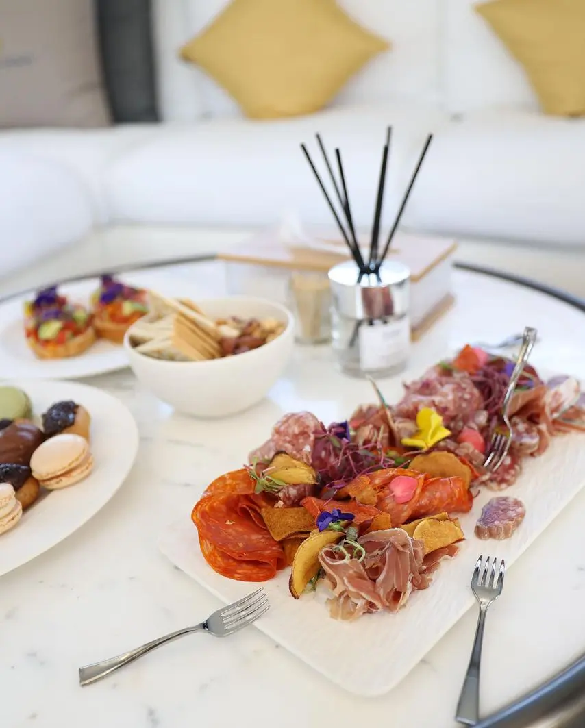 aesthetic fine dining setup