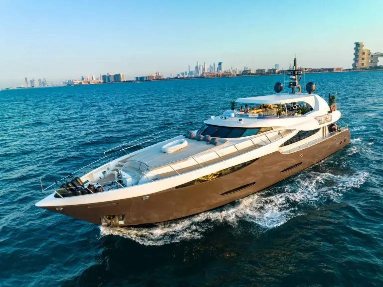 Must Visit Destinations in a Luxury Yacht Rental Dubai