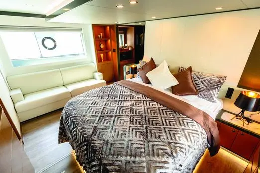 Eva 65 yacht rental Dubai photo 4