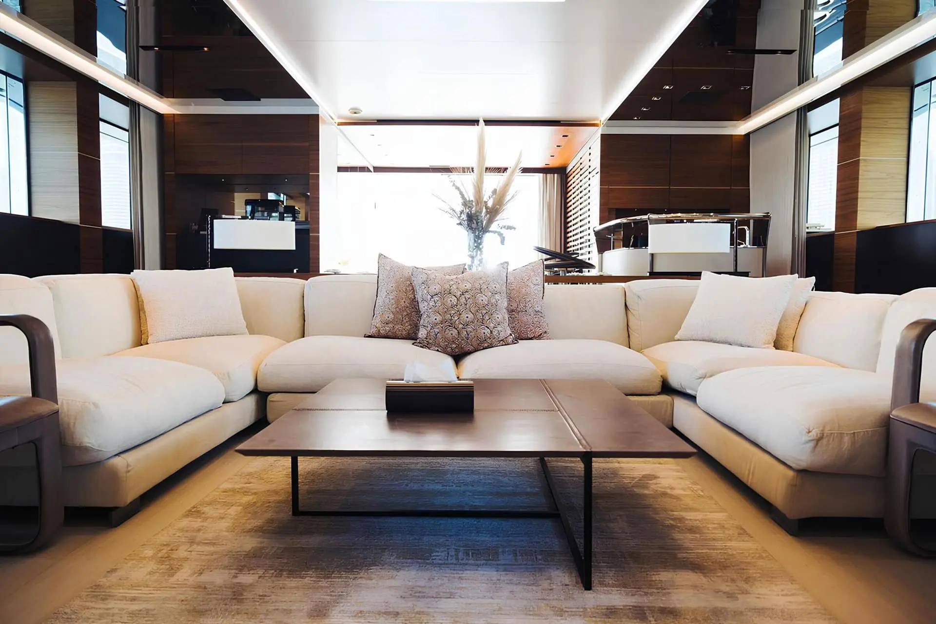 Sanlorenzo 40 Alloy second saloon seating area amidships