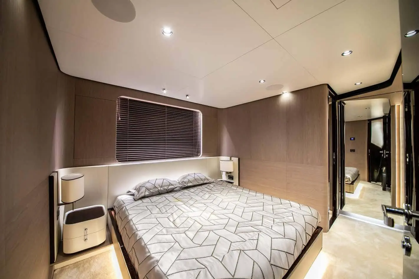 Azimut Grande 27M guest cabin, second view, broker photo
