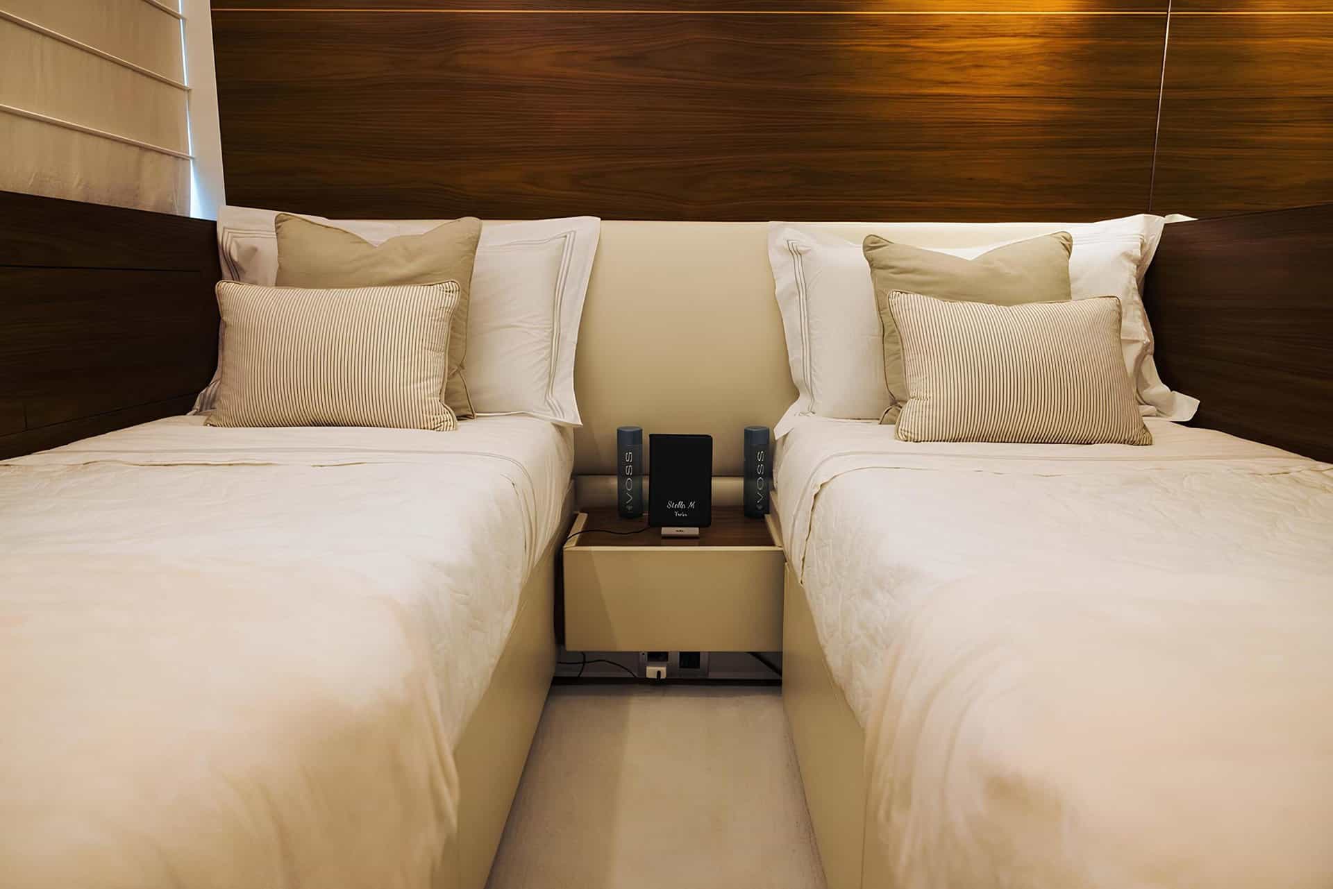 Sanlorenzo 40 Alloy twin guest cabin with two single berths