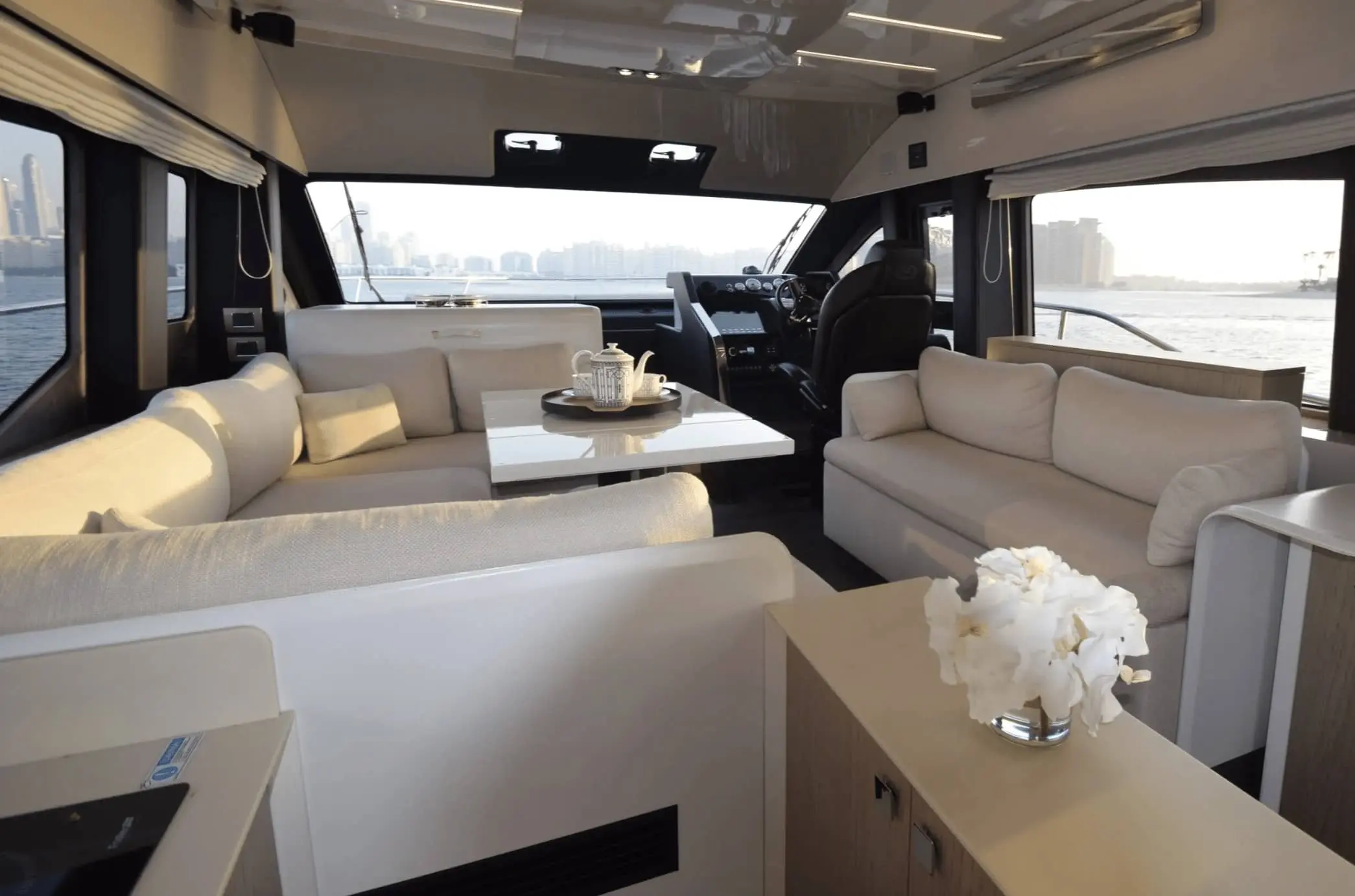 Cranchi 52 Evoluzione saloon looking forward to the lower helm
