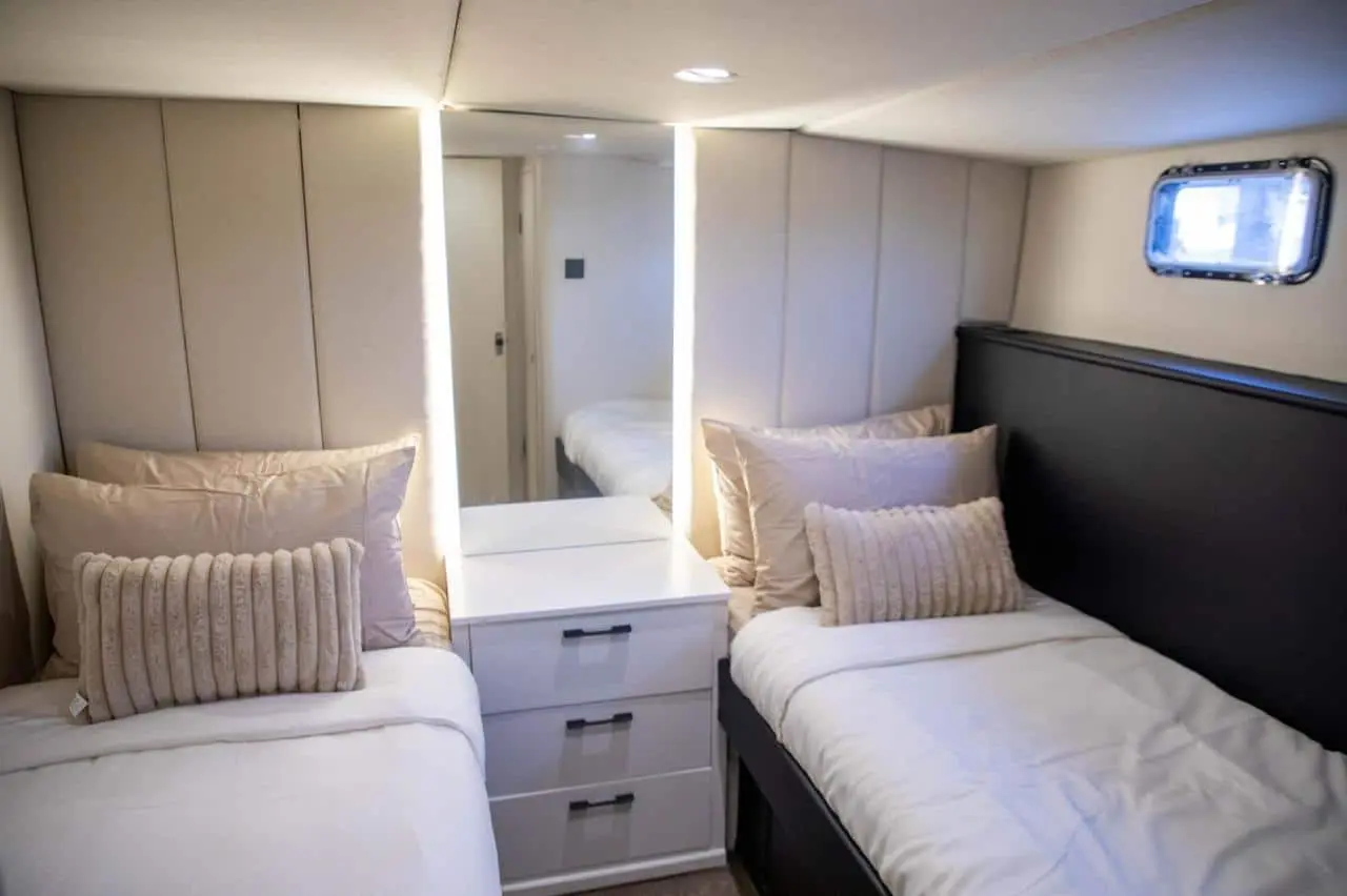 Twin guest cabin with modern design in Zenith 64 yacht
