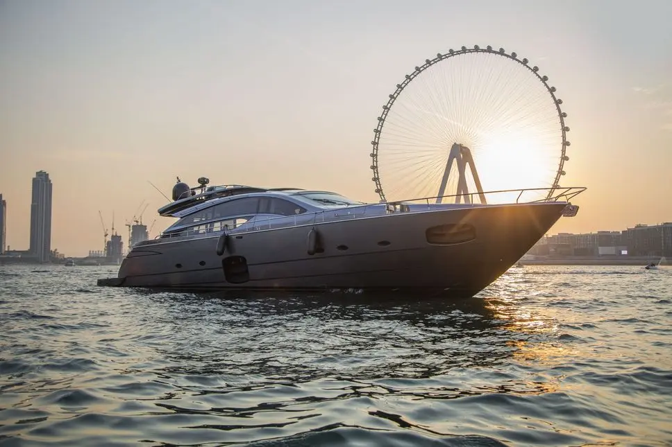 Pershing 82