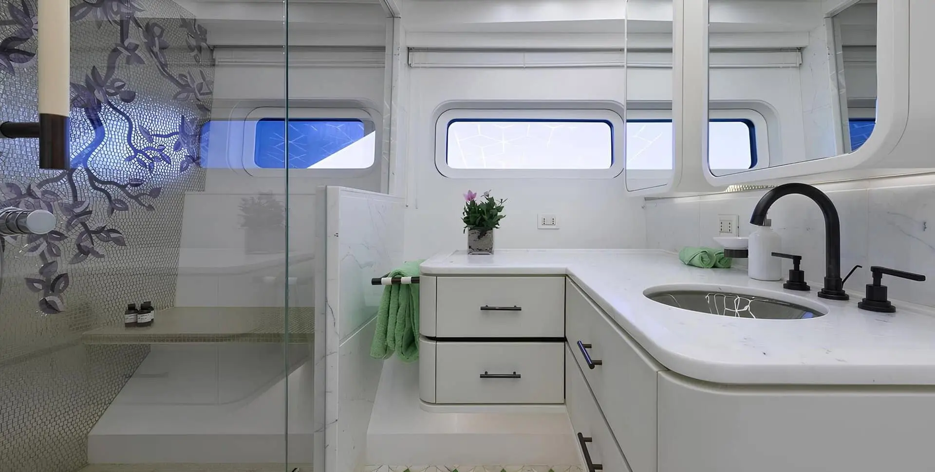 SuperSport 48 guest bathroom with marble finish and shower