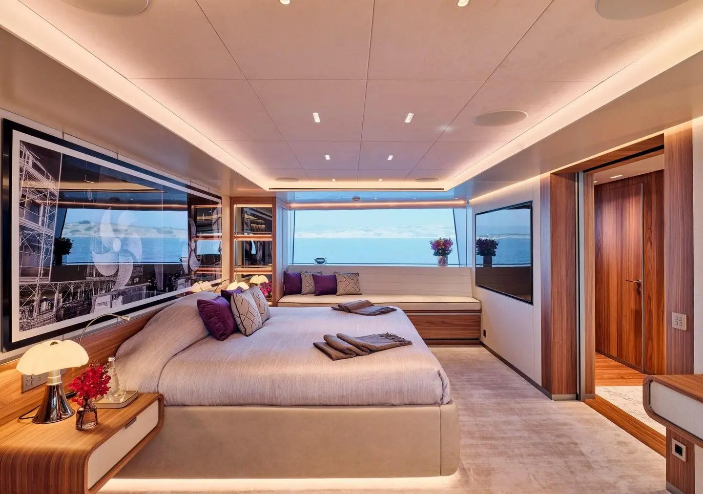 Sanlorenzo 500EXP owner suite with double berth, broker photo