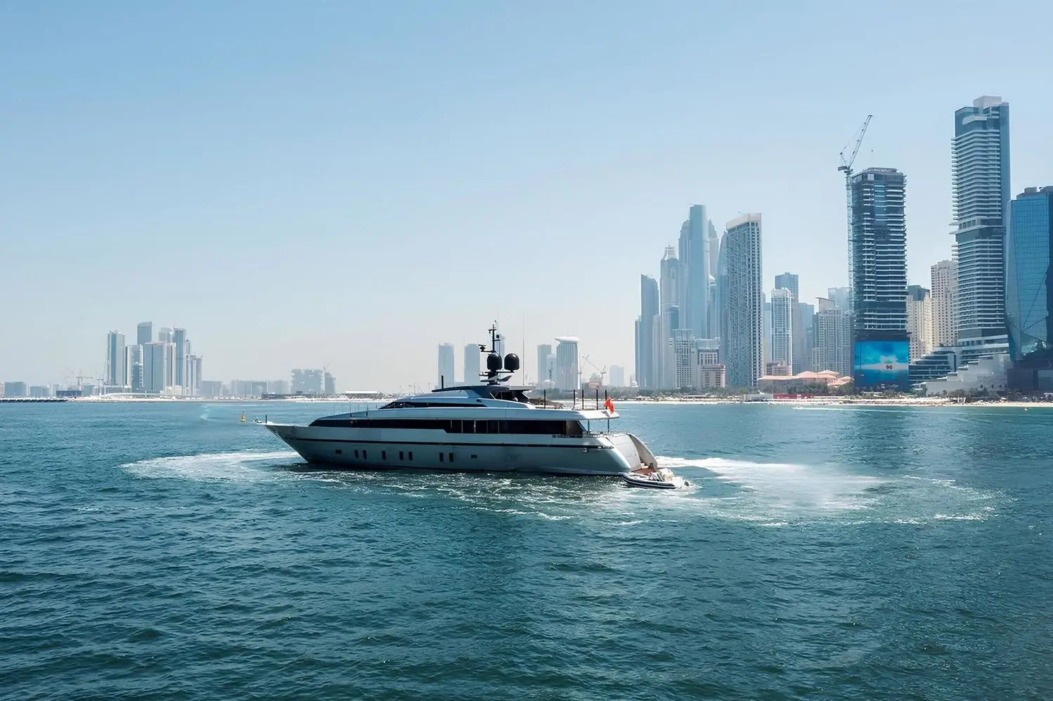 Sanlorenzo 40 Alloy running at cruising speed in open water
