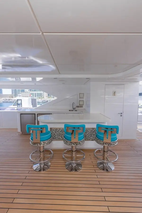 Majesty 155 sundeck bar with stools, broker photo