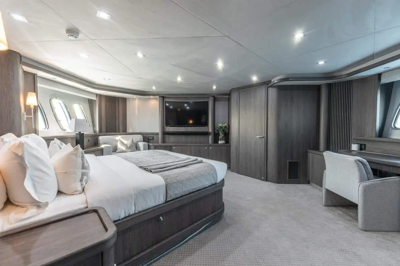 Sunseeker 82 Yacht VIP double cabin with television and desk