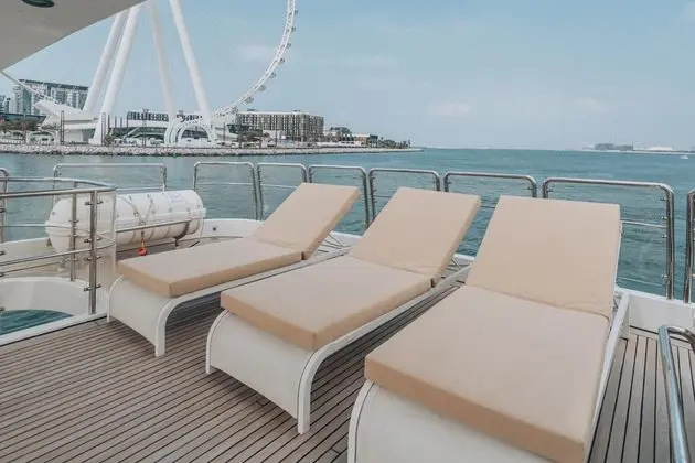 Benetti 30m sun loungers on the flybridge, broker photo