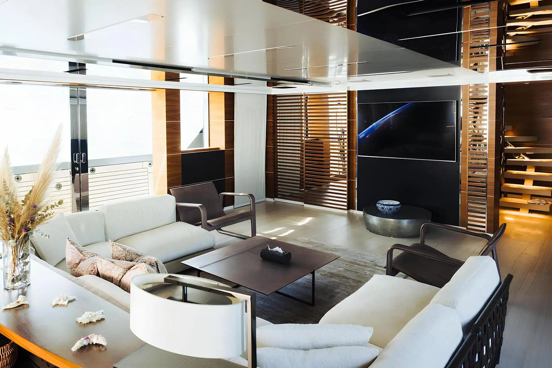 Sanlorenzo 40 Alloy main saloon with formal dining area
