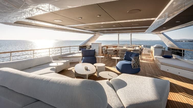 Numarine 40MXP upper deck lounge with bar area — shipyard photo