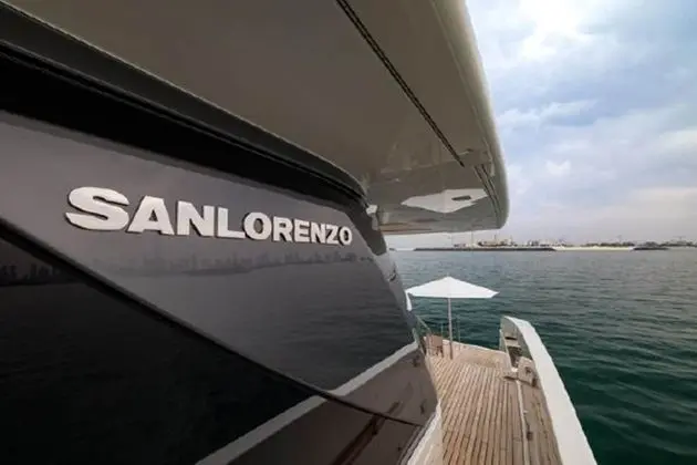SanLorenzo SX88 side deck and builder hull lettering, broker photo