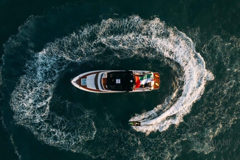 Discovering the Charm of Boat Tours in Dubai