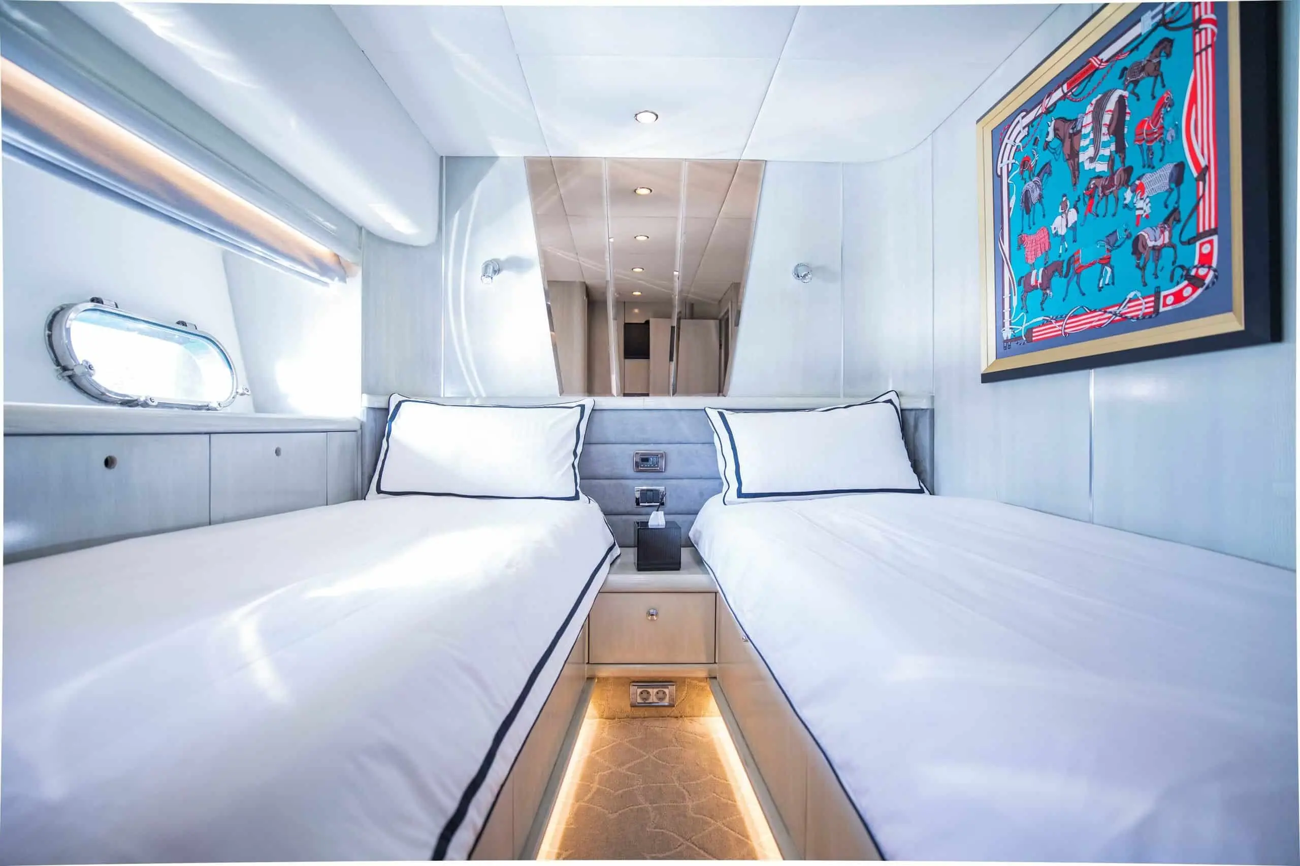 Black Predator 95 Sunseeker yacht twin guest cabin