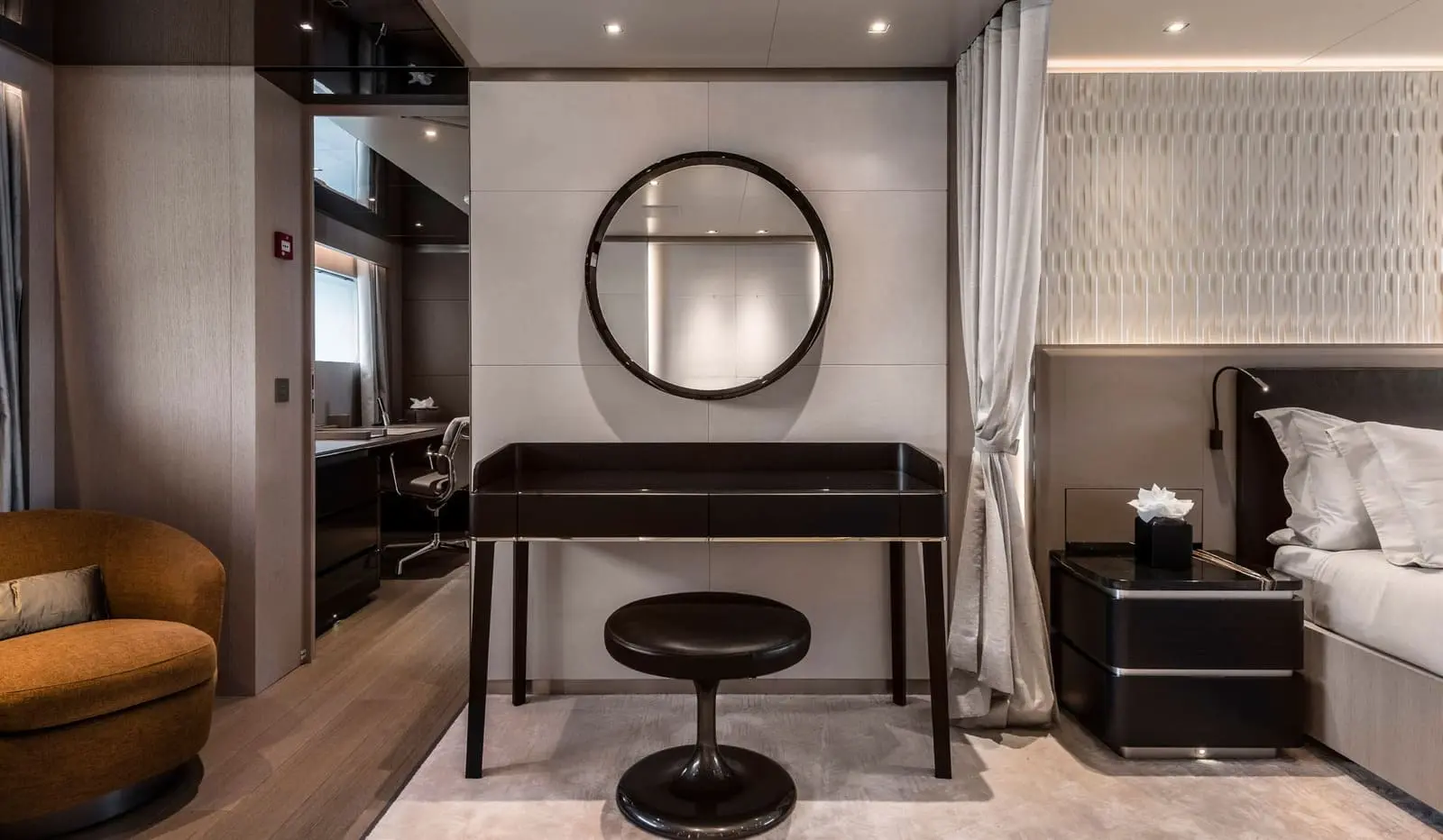 Tankoa S501 master suite with vanity corner, shipyard photo