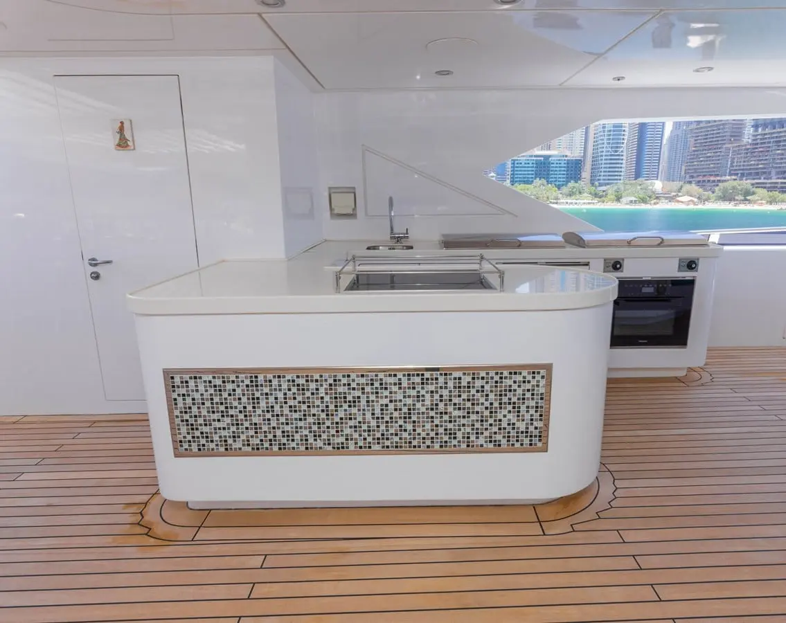 Majesty 155 sundeck bar and grill counter, broker photo