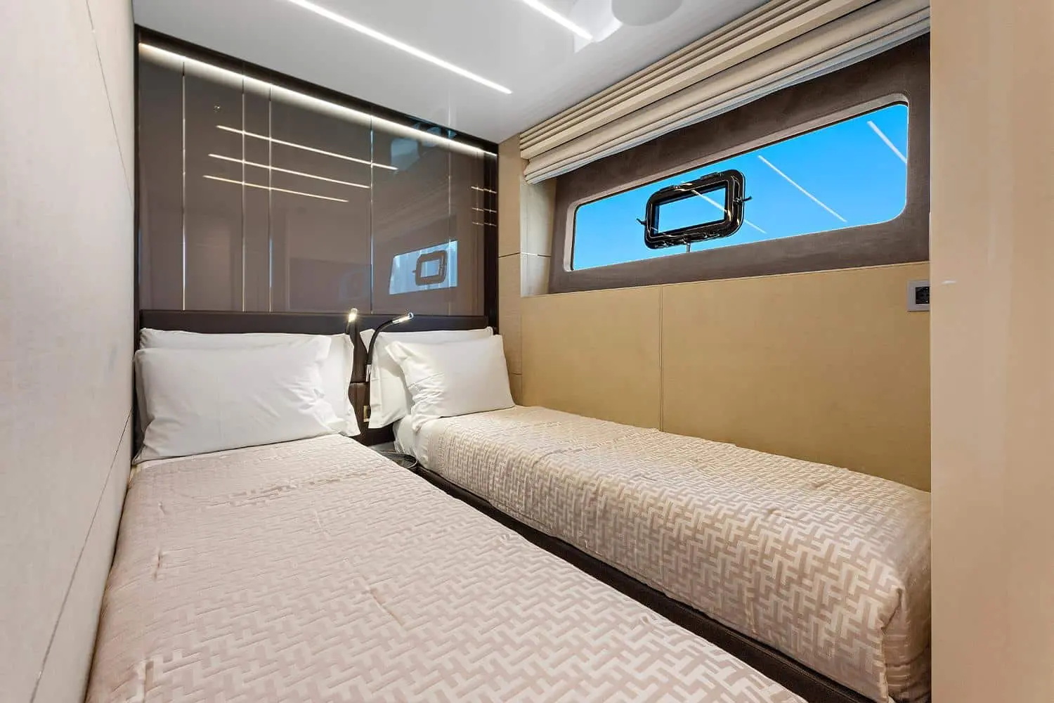 Cranchi Settantotto 78 twin guest cabin with two single berths