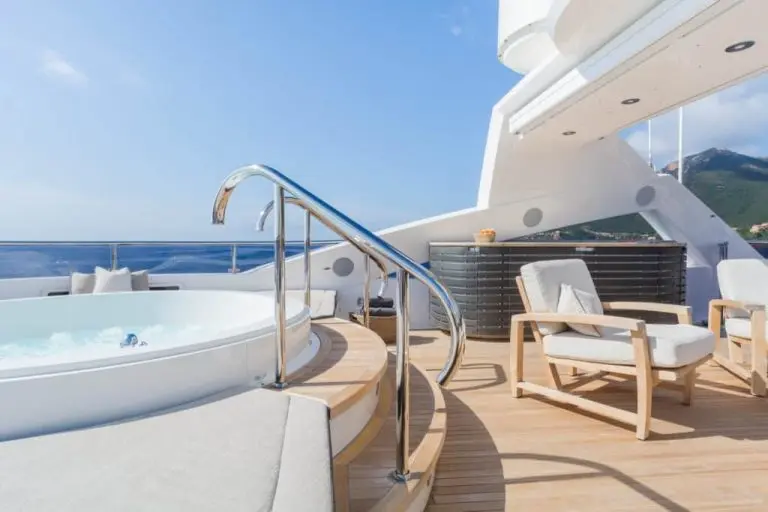 Yacht Charter Dubai: Unveiling Unparalleled Luxury on the Arabian Waters