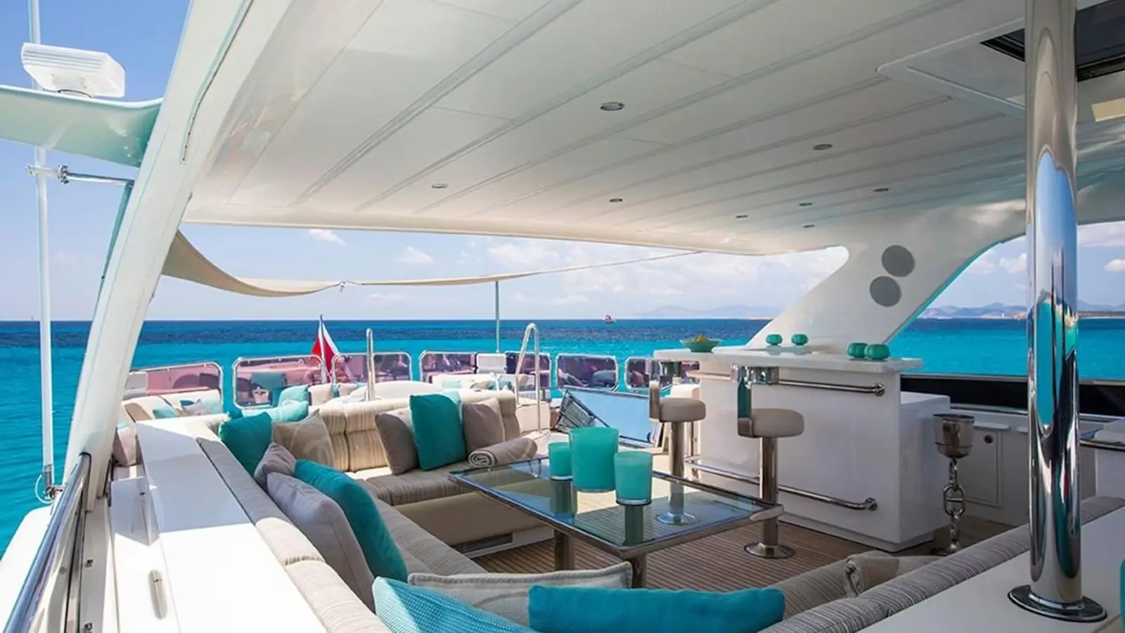 Zeta 100 yacht outdoor dining area with sea view in Dubai