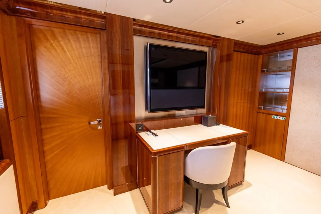Majesty 155 owner's private office, broker photo