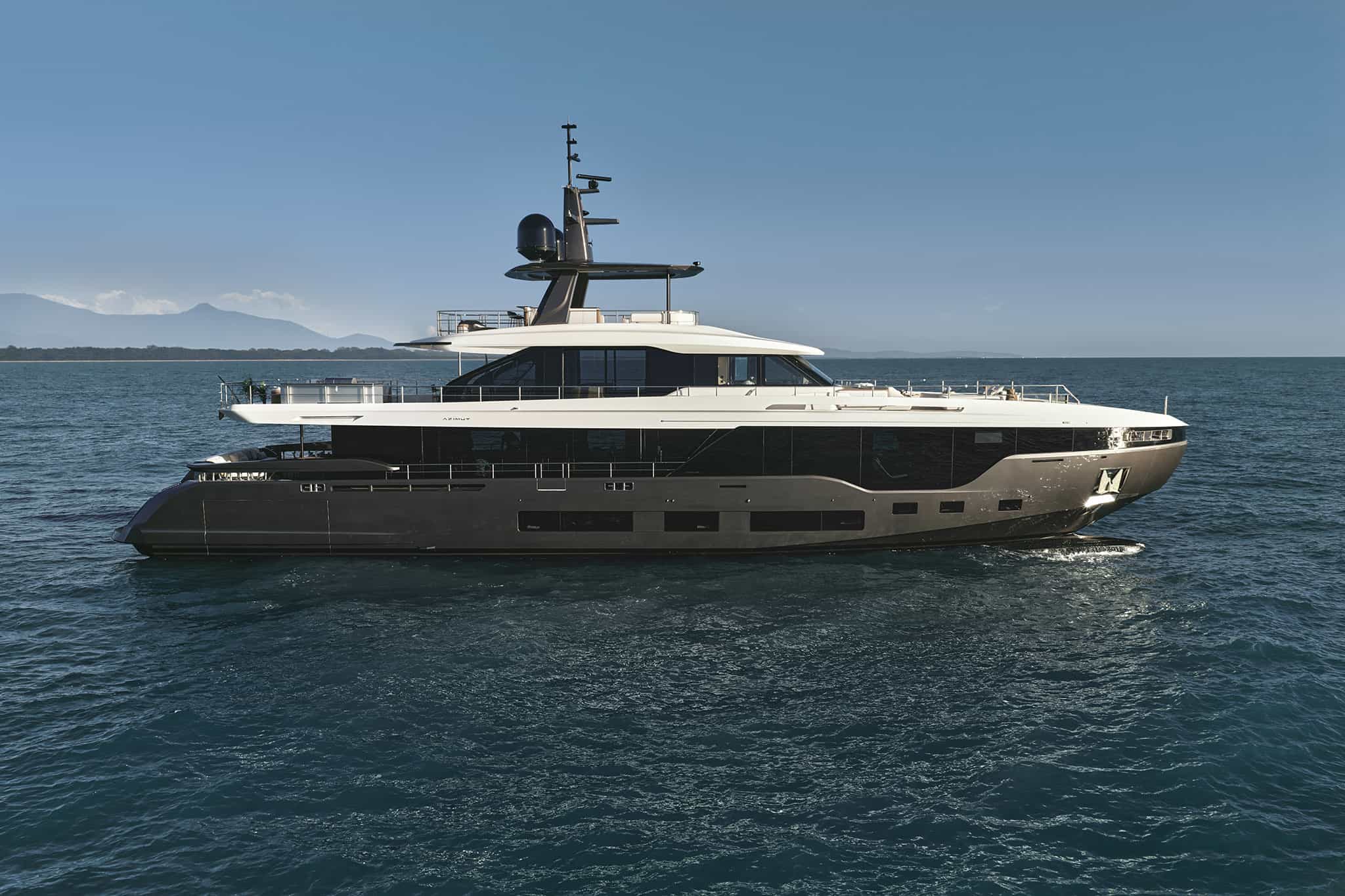 Azimut Grande 36M profile at sea, shipyard photo