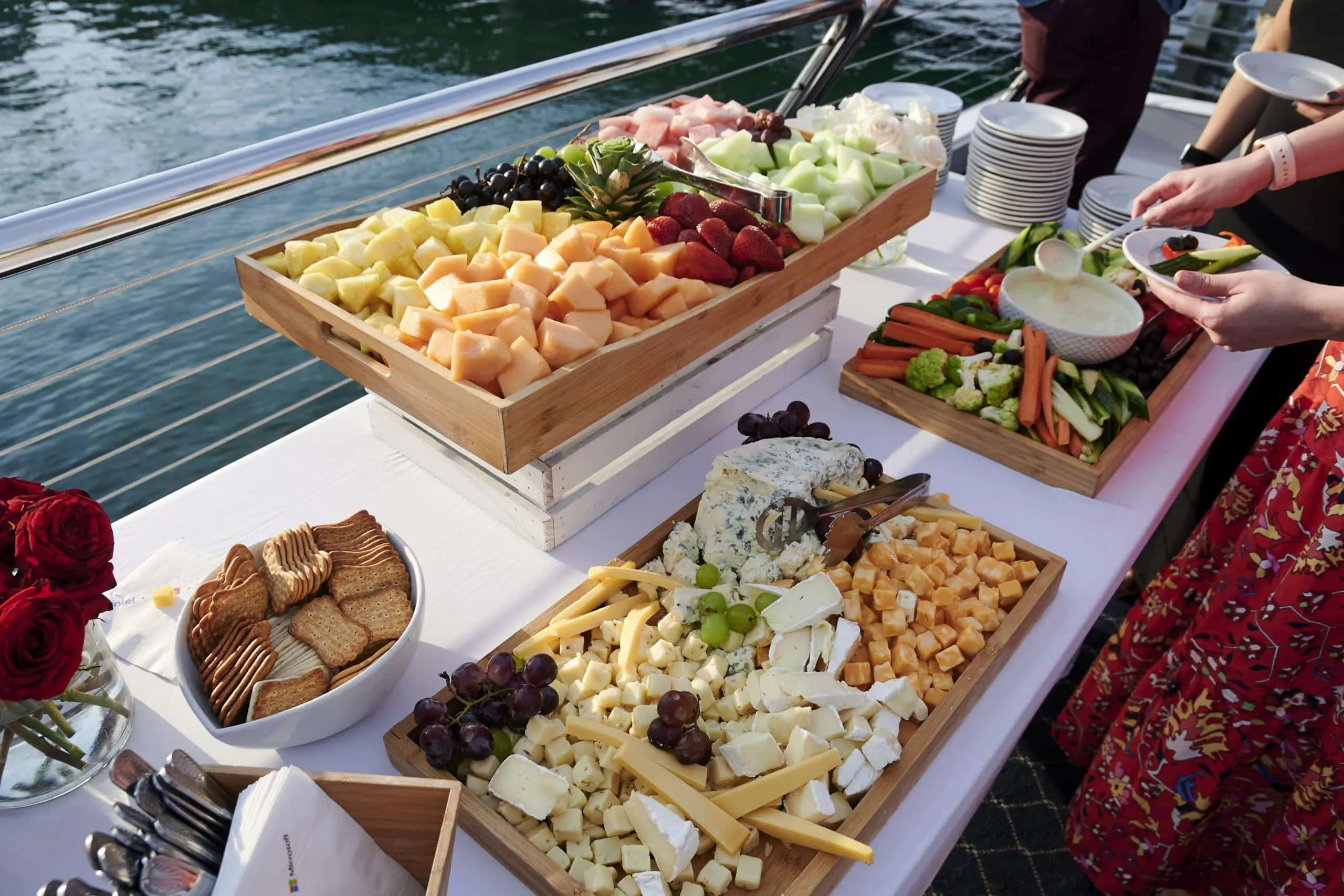 How do I book a yacht brunch in Dubai and what’s included?