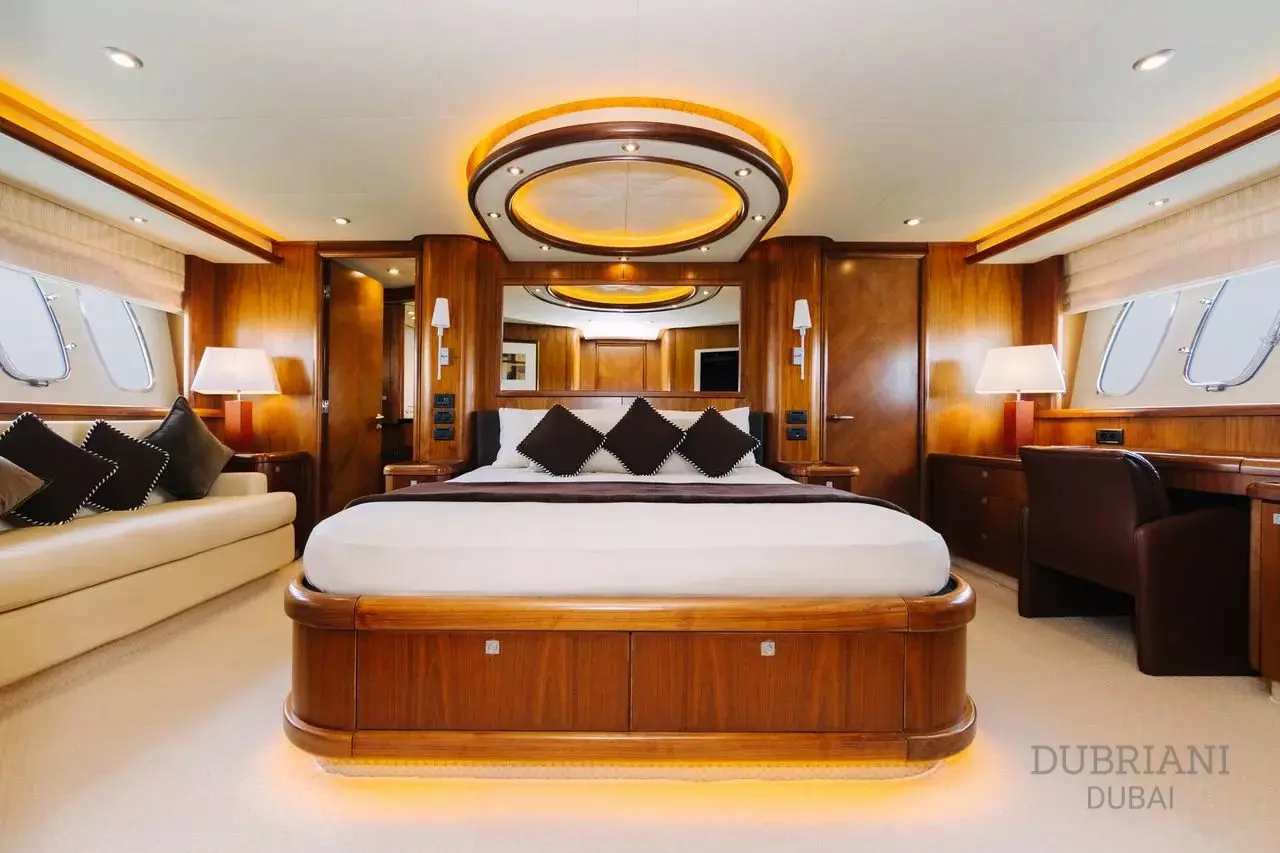 Sunseeker 88 yacht master bedroom cabin interior