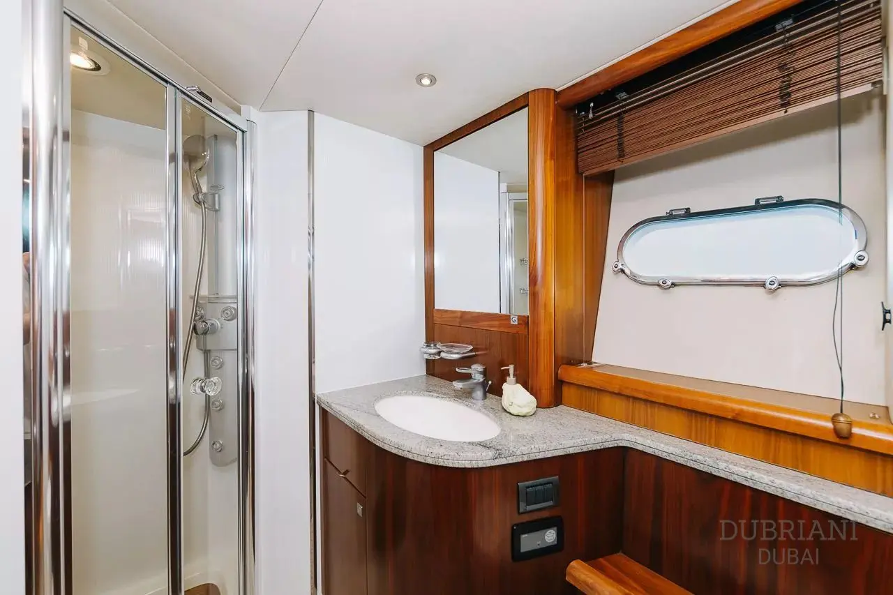 Sunseeker 88 yacht vanity and wash basin area
