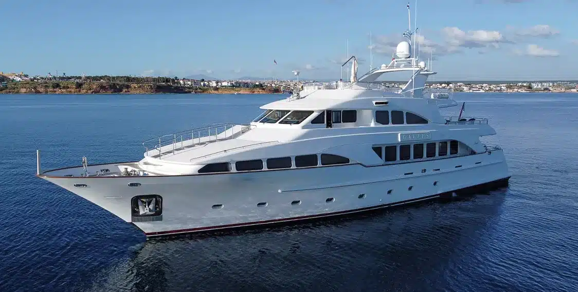 Royal Mirage yacht exterior cruising on sea