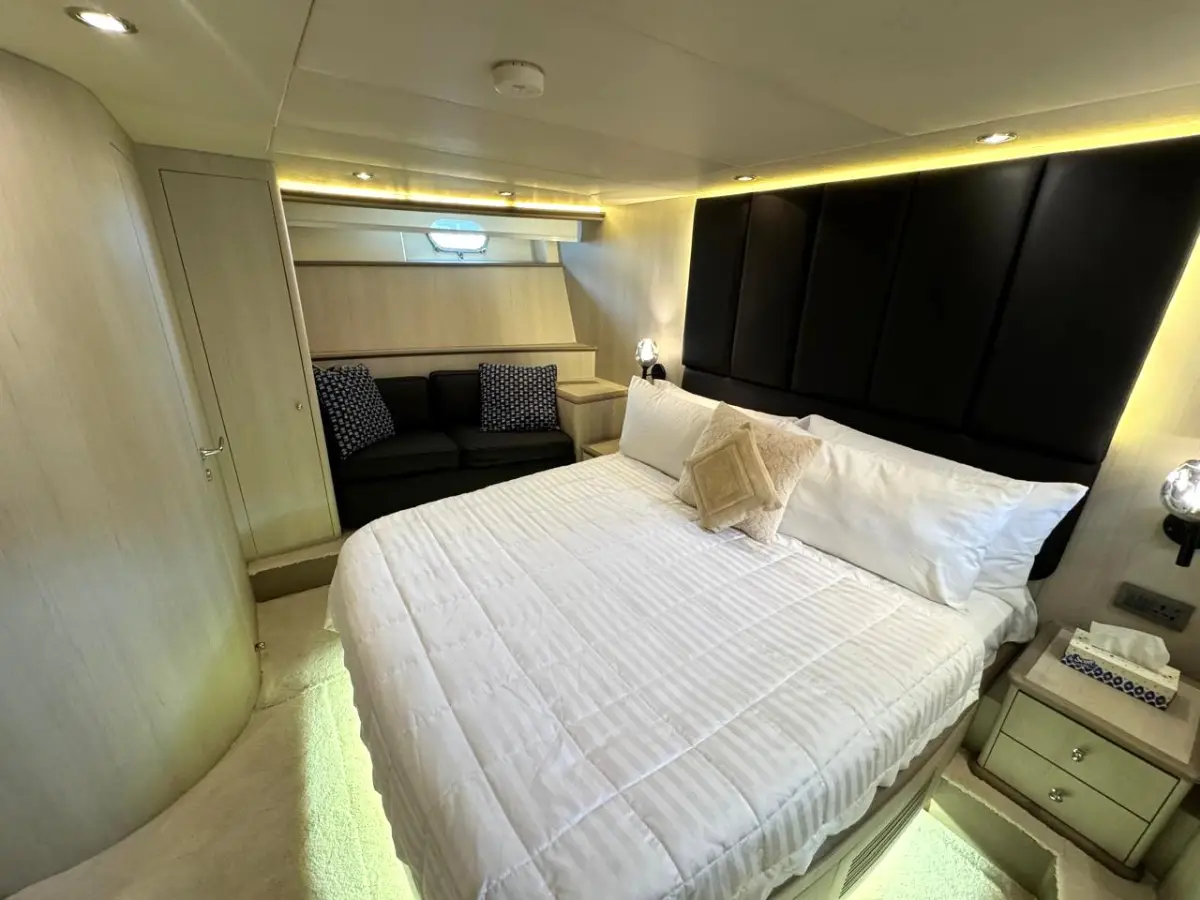 Azimut 100 Jumbo guest double cabin with an open porthole