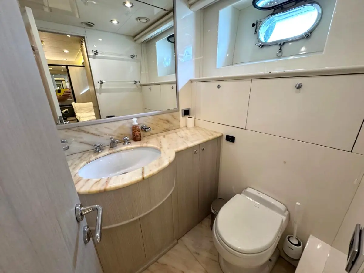 Azimut 100 Jumbo master bathroom with fitted jacuzzi bath