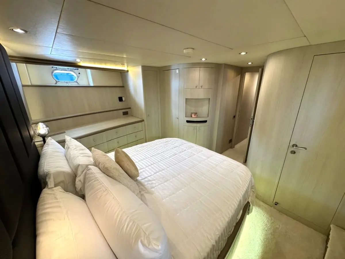 Azimut 100 Jumbo VIP double cabin with a full wardrobe wall