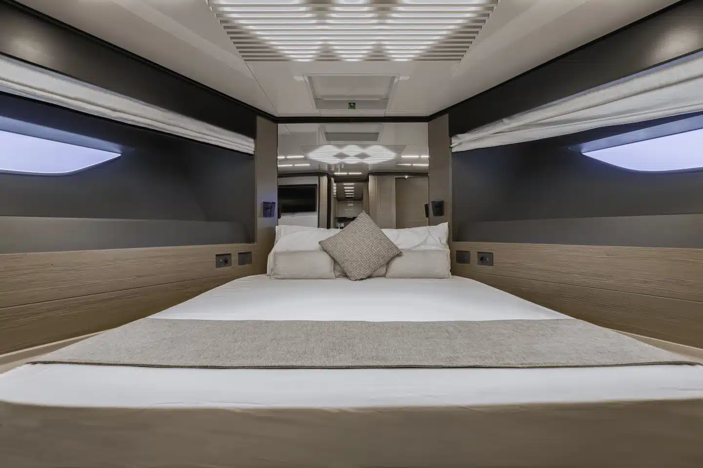 Ferretti 780 full-beam master cabin with king berth and hull windows