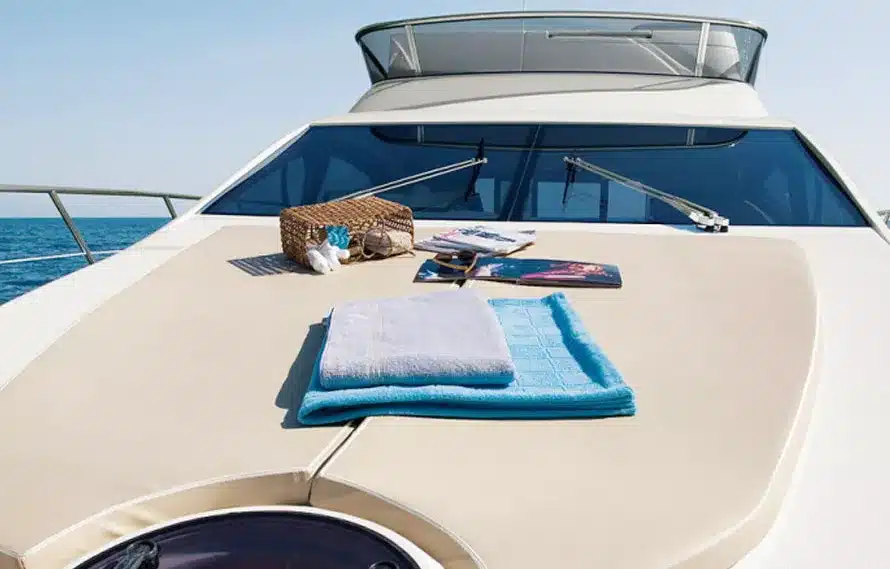 Mia 48 Azimut yacht aft deck dining