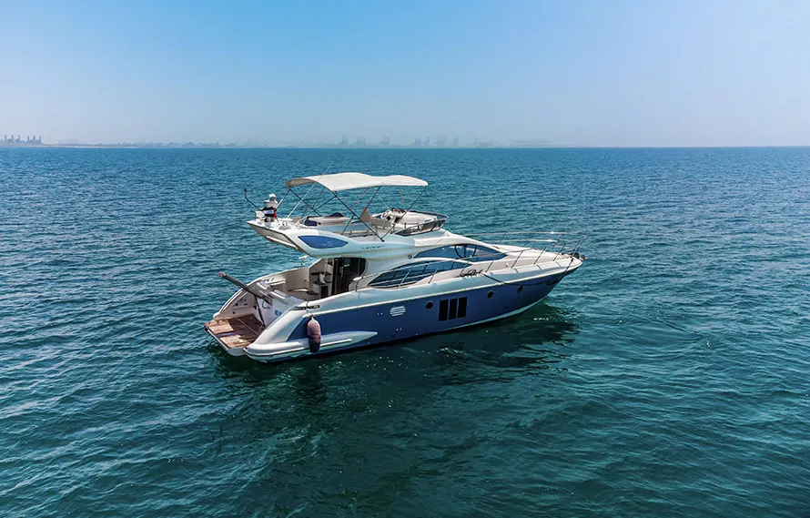 Mia 48 Azimut yacht bow sunbeds