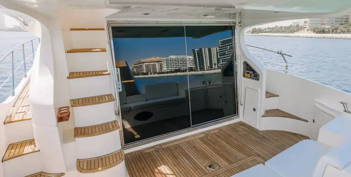 Mia 48 Azimut yacht panoramic windows