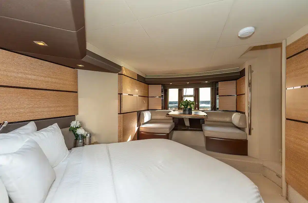 Eva 60 Azimut yacht cabin detail