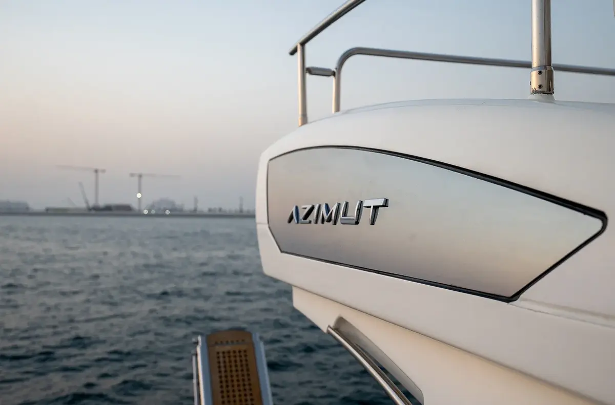 Eva 60 Azimut yacht interior lounge