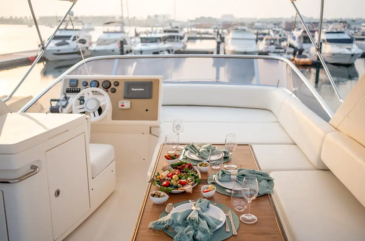 Eva 60 Azimut yacht bow seating