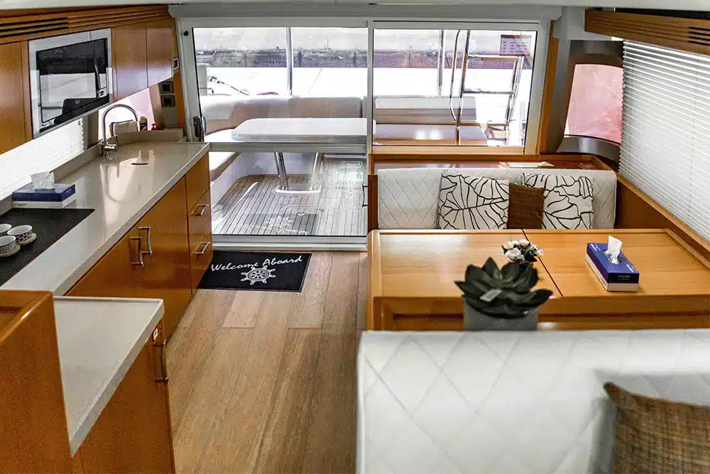 Anna 50 Majesty yacht rental Dubai photo 4